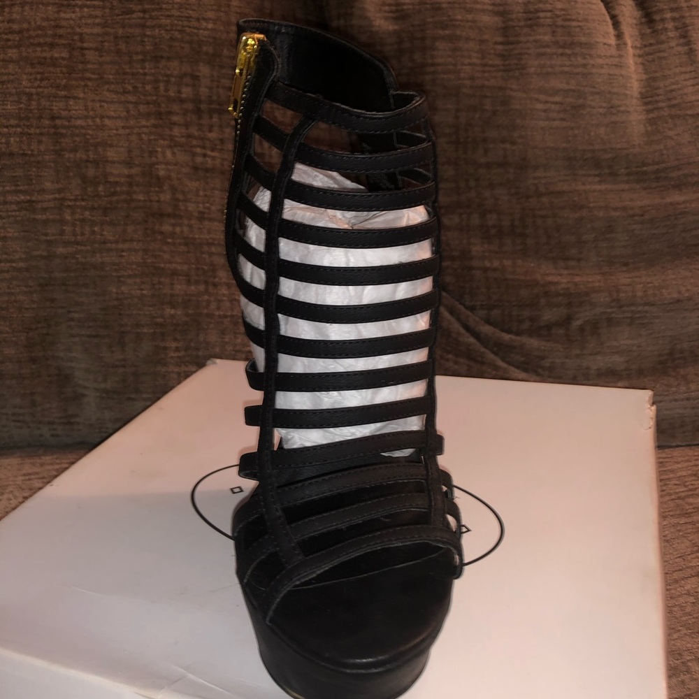 Black Steve Madden Wedges - Picture 3 of 3